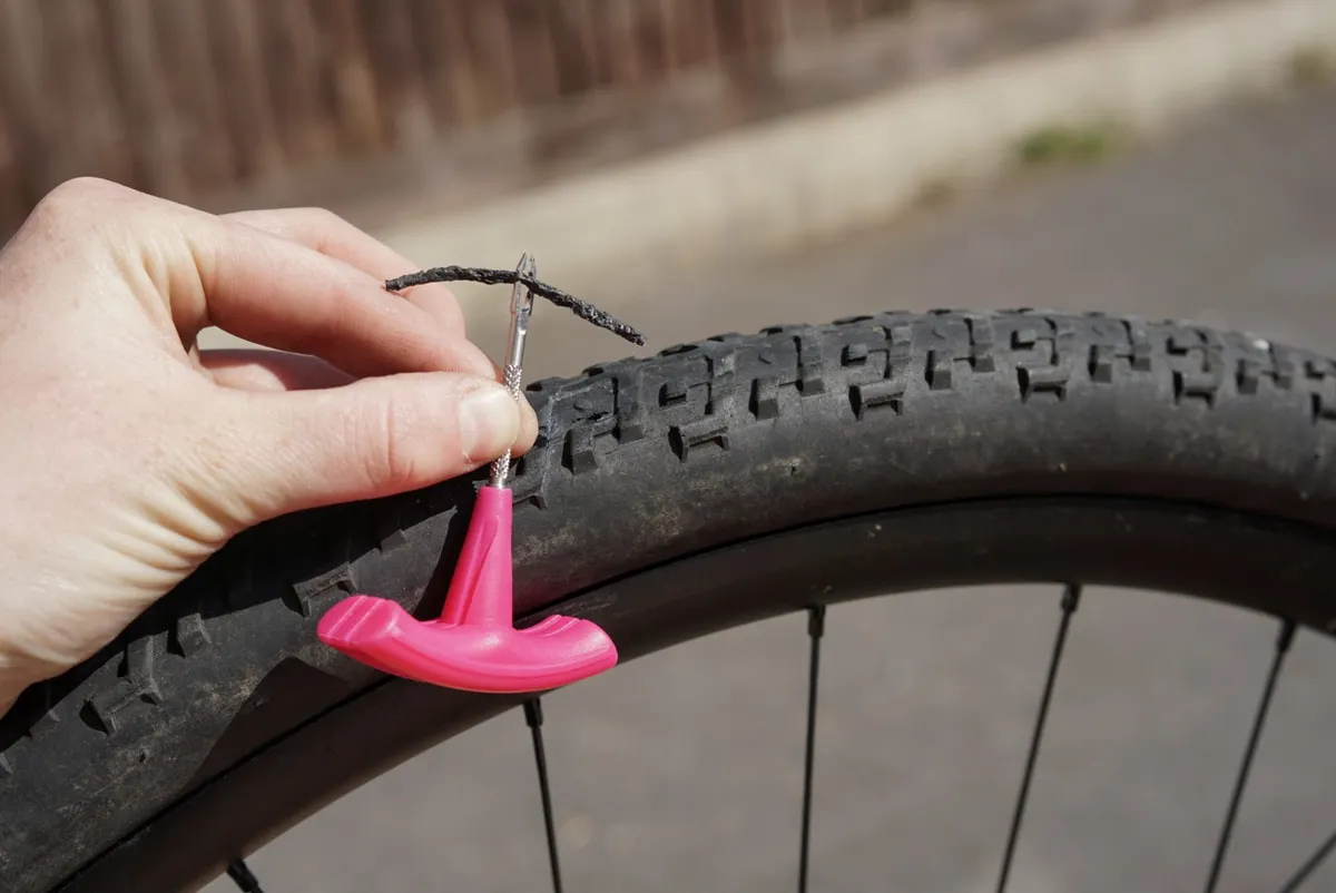 How to fix a punctured tubeless bike tire