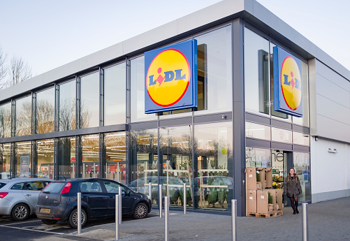 Lidl UK supermarket exterior