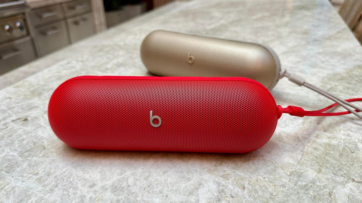 beats-pill-red-and-champagne