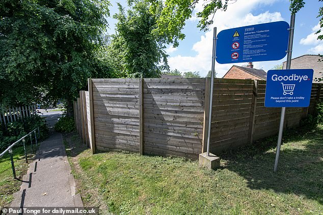 Many residents pointed out that last year the Council gave permission for a large bar and restaurant to open at the top of the Avenue, which has only six parking spaces.