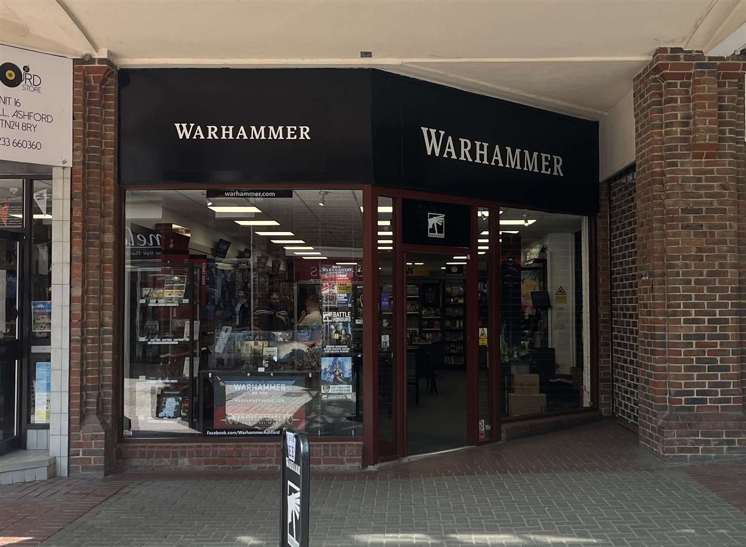 Mr Boxell took refuge in Warhammer in Park Mall but was later seen going to Made in Ashford