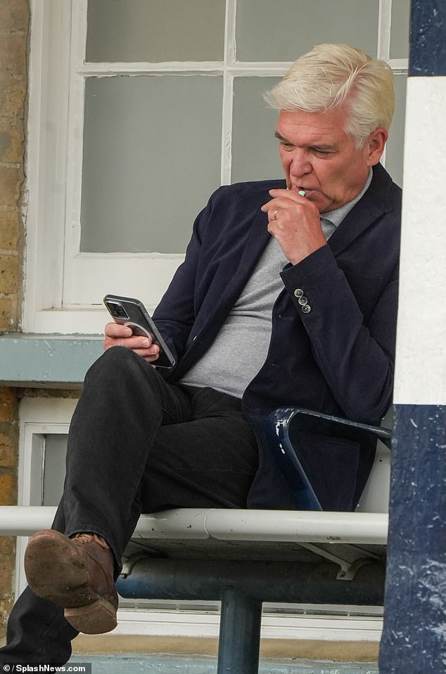 Smoking has been banned in railway stations in England since July 2007. This includes station lobbies, ticket offices, platforms ¿ both covered and uncovered