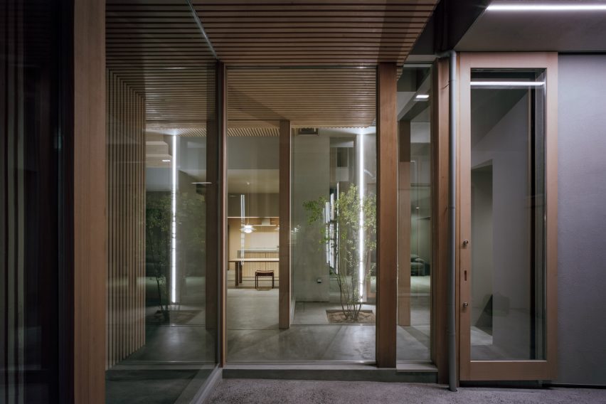 Interior of a house in Tsurumi-ku by FujiwaraMuro Architects