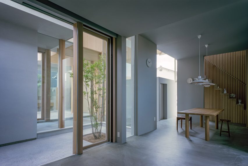 Interior of a house in Tsurumi-ku by FujiwaraMuro Architects