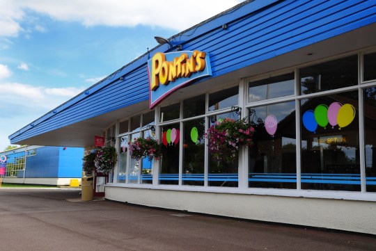 Mandatory Credit: Photo by Steve Meddle/REX/Shutterstock (1009759q) Pontins Pakefield, Pakefield, Suffolk, England, UK.  Miscellaneous - August 2009