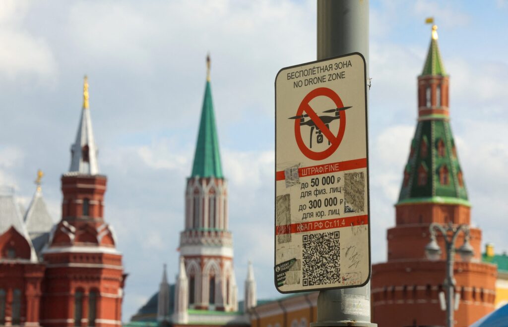 uk intel russian authorities target vpn apps voip services latest censorship move red square moscow